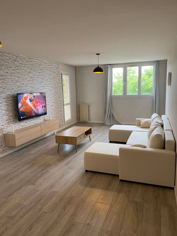 Apartamento de 3 dormitorios en Franconville, France No. 327755