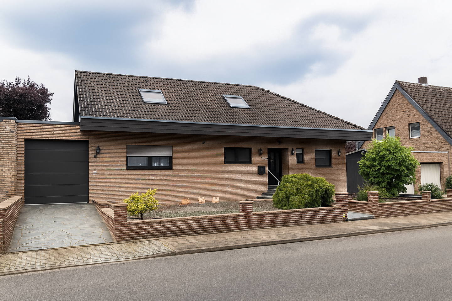 Таунхаус с 7 комнатами в Дюрен, Германия № 280183