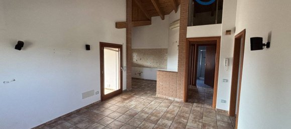 2 bedrooms Apartment in Rovigo, Italy No. 163498 5