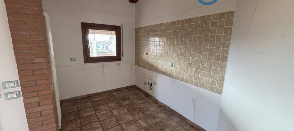 2 bedrooms Apartment in Rovigo, Italy No. 163498 4