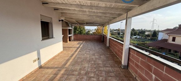 2 bedrooms Apartment in Rovigo, Italy No. 163498 3