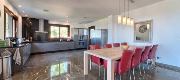 6 bedrooms Villa in Malaga, Spain No. 35149 2