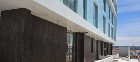 Квартира с 2 спальнями в Сан Мартинью ду Порту, Португалия № 127567 18