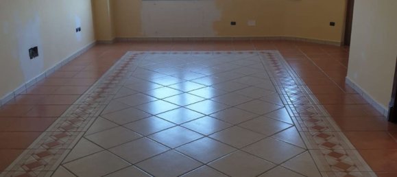 5-Zimmer Wohnung in Giugliano in Campania, Italy, Nr. 255394 11