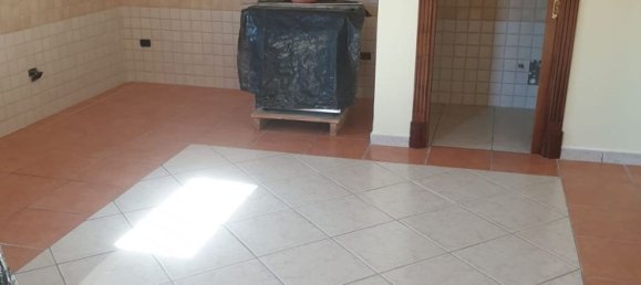 5-Zimmer Wohnung in Giugliano in Campania, Italy, Nr. 255394 8