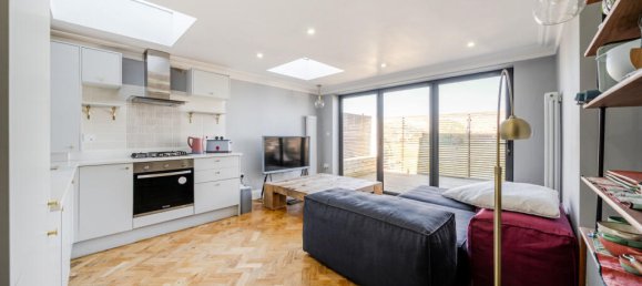 2 bedrooms Apartment in London, United Kingdom No. 7680 4