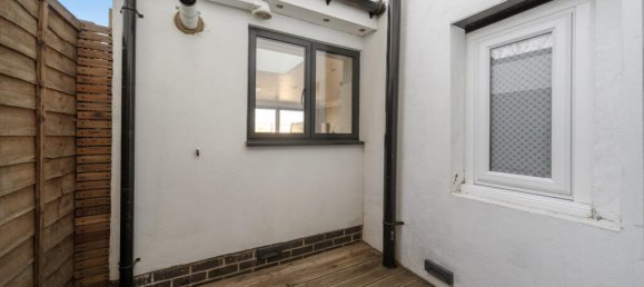 2 bedrooms Apartment in London, United Kingdom No. 7680 16