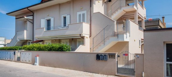 2 bedrooms Apartment in Fano, Italy No. 338842 5