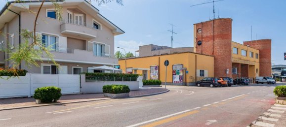 2 bedrooms Apartment in Fano, Italy No. 338842 4