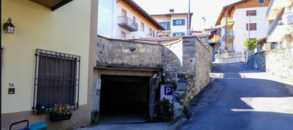 1708m² Commercial property in Borno, Italy No. 274374 27