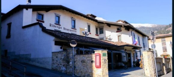 1708m² Commercial property in Borno, Italy No. 274374 25