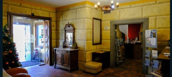 1708m² Commercial property in Borno, Italy No. 274374 19