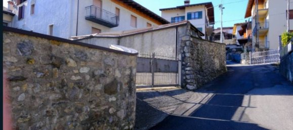1708m² Commercial property in Borno, Italy No. 274374 28
