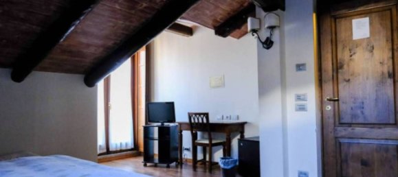 1708m² Commercial property in Borno, Italy No. 274374 12