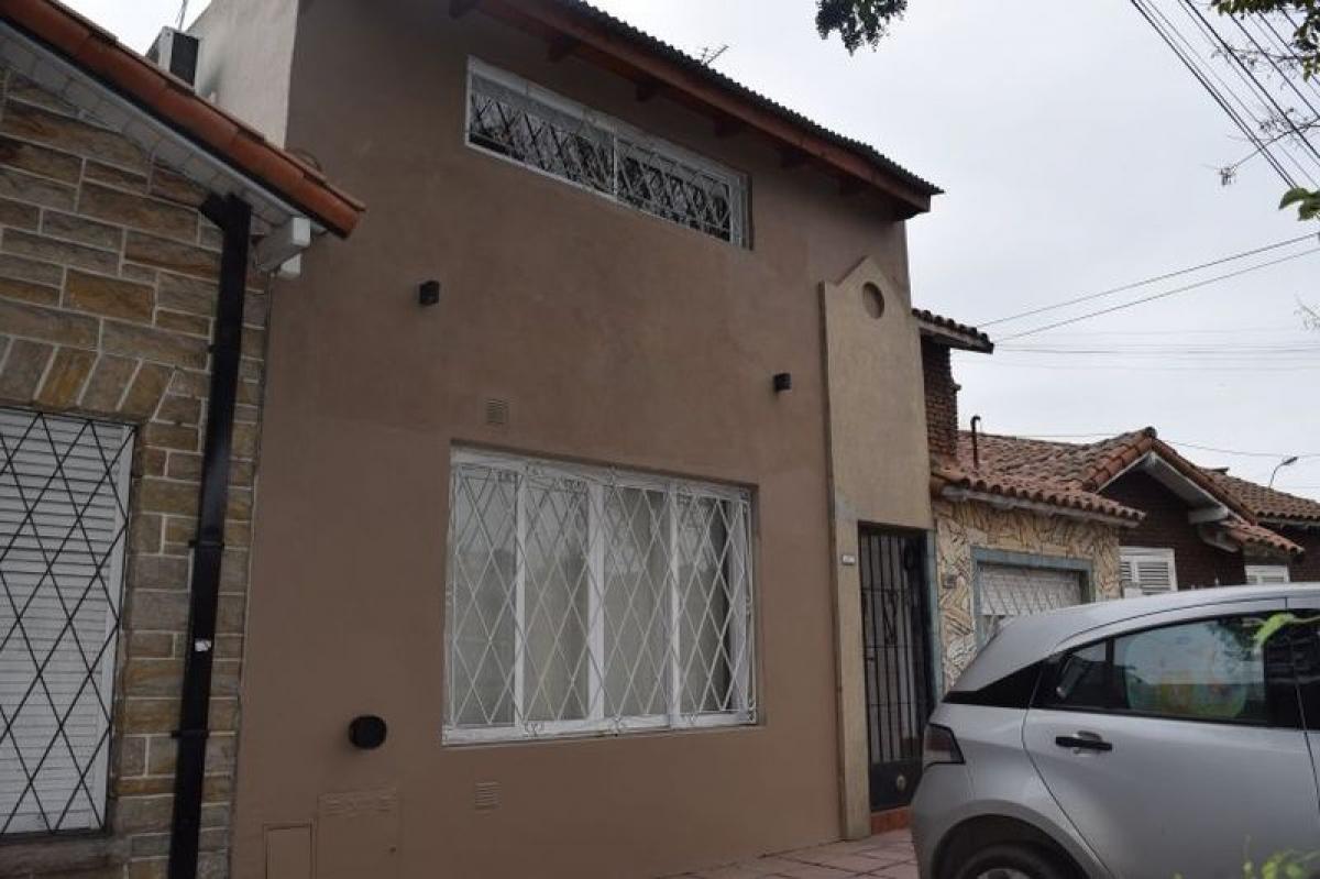 Studio in Moron, Argentina No. 12341