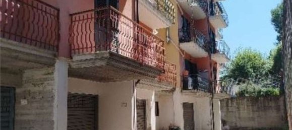 5 rooms Apartment in Pratola Serra, Italy No. 276060 6