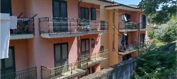 5 rooms Apartment in Pratola Serra, Italy No. 276060 15