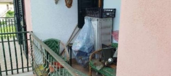 5 rooms Apartment in Pratola Serra, Italy No. 276060 8