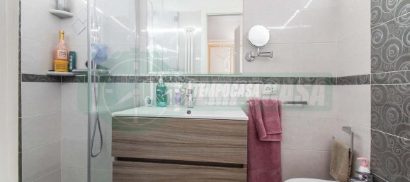 Квартира с 4 комнатами в Кастильоне Олона, Италия № 156162 10