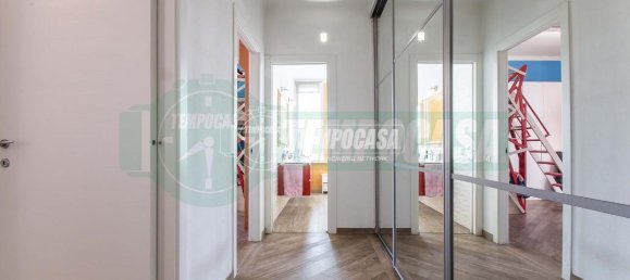 Квартира с 4 комнатами в Кастильоне Олона, Италия № 156162 5