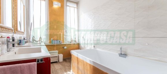 Квартира с 4 комнатами в Кастильоне Олона, Италия № 156162 6