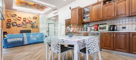 Квартира с 4 комнатами в Кастильоне Олона, Италия № 156162 3