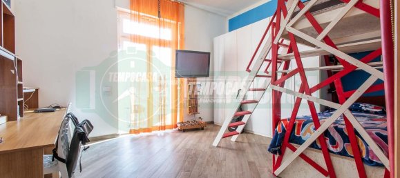 Квартира с 4 комнатами в Кастильоне Олона, Италия № 156162 8