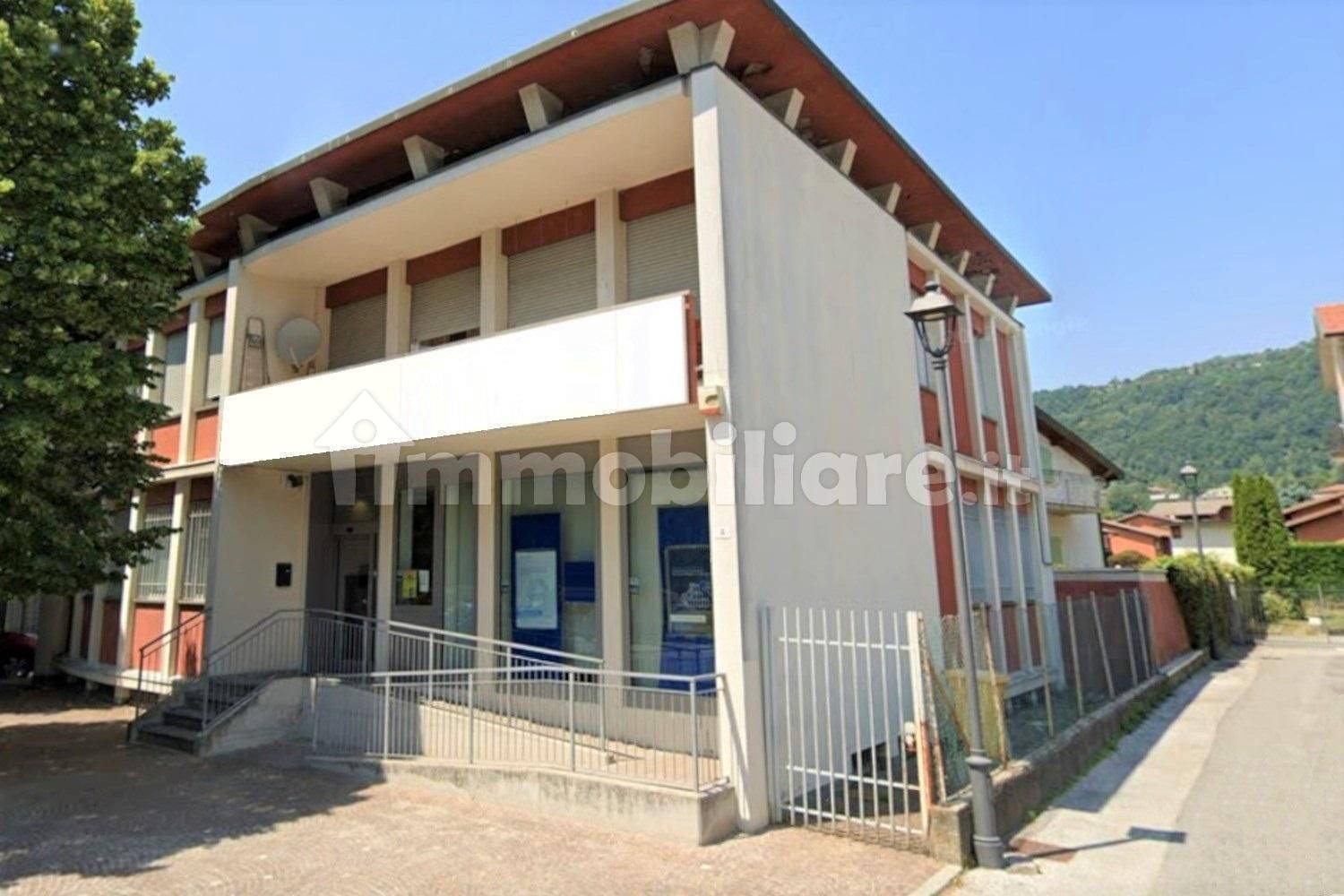 376m² Commercial property in La Valletta Brianza, Italy No. 311149