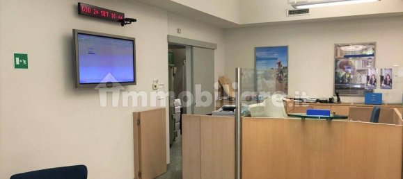 376m² Commercial property in La Valletta Brianza, Italy No. 311149 4