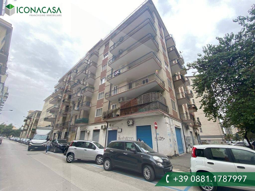 Apartamento de 4 habitaciónes en Foggia, Italy No. 26124