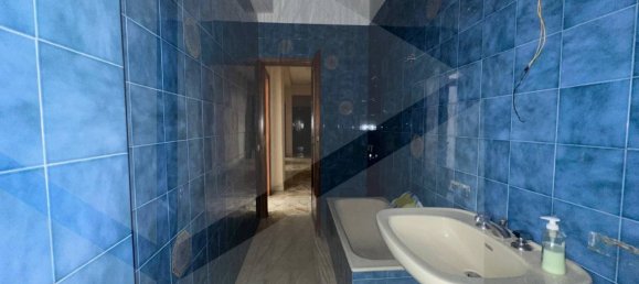 Apartamento de 4 habitaciónes en Foggia, Italy No. 26124 26