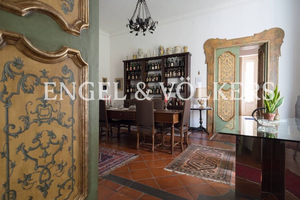 3 Schlafzimmer Wohnung in Naples, Italy, Nr. 129197