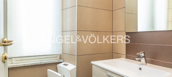 7 bedrooms Apartment in Rome, Italy No. 58720 16