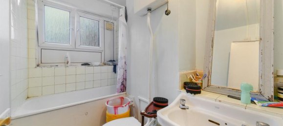 3 bedrooms Apartment in London, United Kingdom No. 9888 5