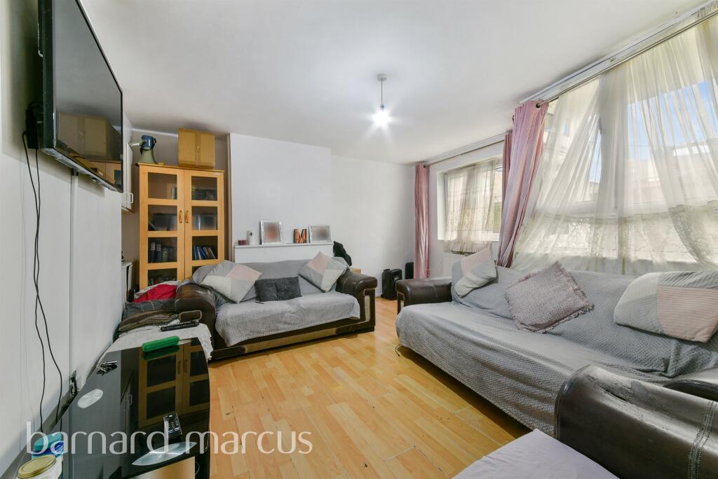 3 bedrooms Apartment in London, United Kingdom No. 9888