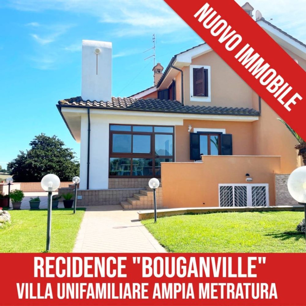 6 bedrooms Villa in Ardea, Italy No. 44898