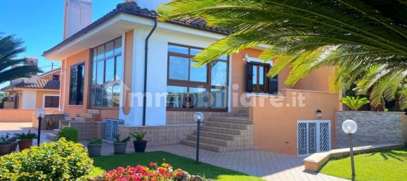 6 bedrooms Villa in Ardea, Italy No. 44898 8