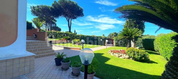 6 bedrooms Villa in Ardea, Italy No. 44898 12