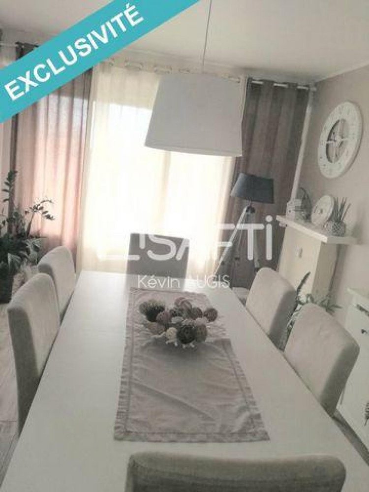 2 bedrooms Apartment in Blois, France No. 5222