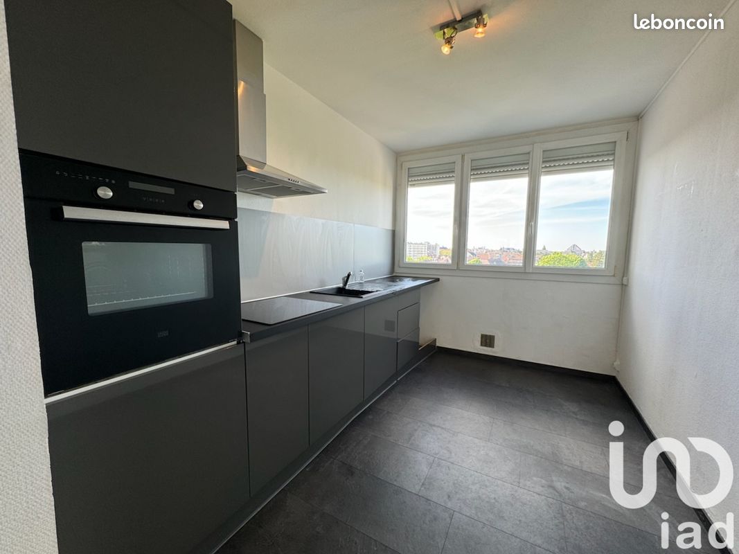 3 rooms Apartment in Troyes, France No. 46456