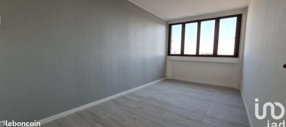 3 rooms Apartment in Troyes, France No. 46456 2
