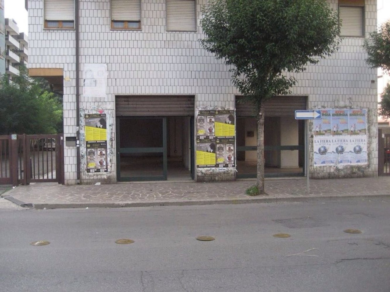 315m² Commercial property in Cosenza, Italy No. 305916