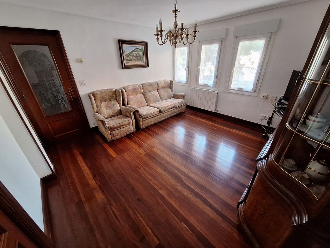 Квартира с 4 спальнями в Страна Басков, Испания № 197146