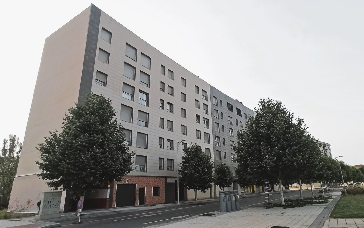 3 bedrooms Apartment in Leon, Spain No. 117938