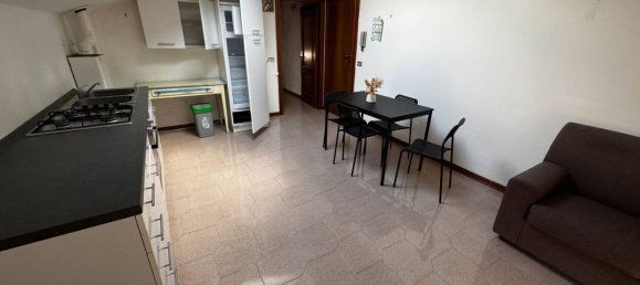 2-salle Appartement à Mirandola, Italy No. 295661 3