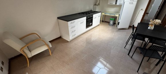 2-salle Appartement à Mirandola, Italy No. 295661 2