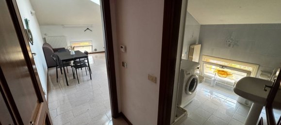 2-salle Appartement à Mirandola, Italy No. 295661 5