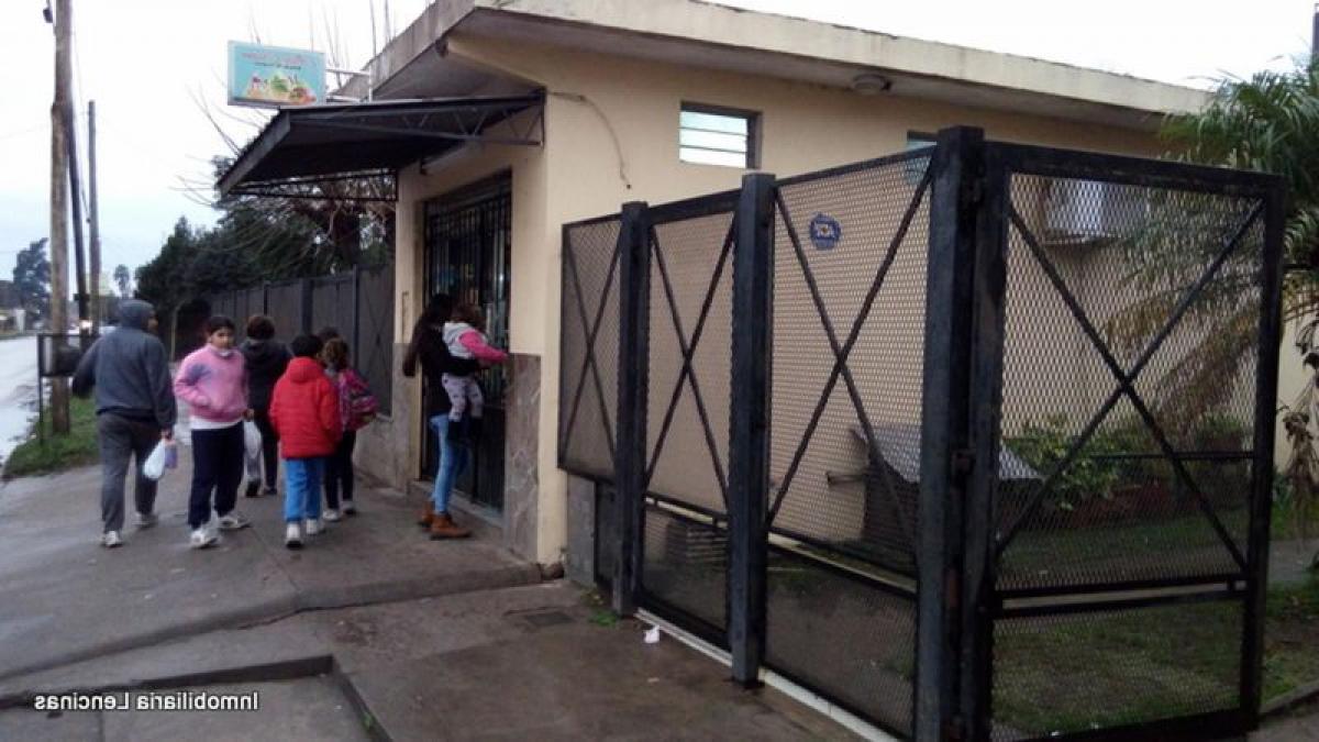 2 bedrooms House in Florencio Varela, Argentina No. 9980