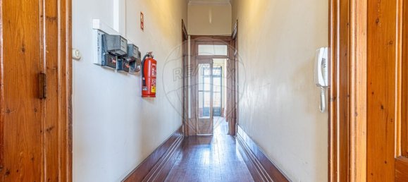 Здание с 9 спальнями в Виана ду Каштелу, Португалия № 128590 19