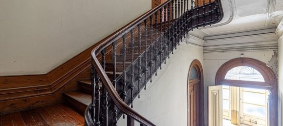 Здание с 9 спальнями в Виана ду Каштелу, Португалия № 128590 3